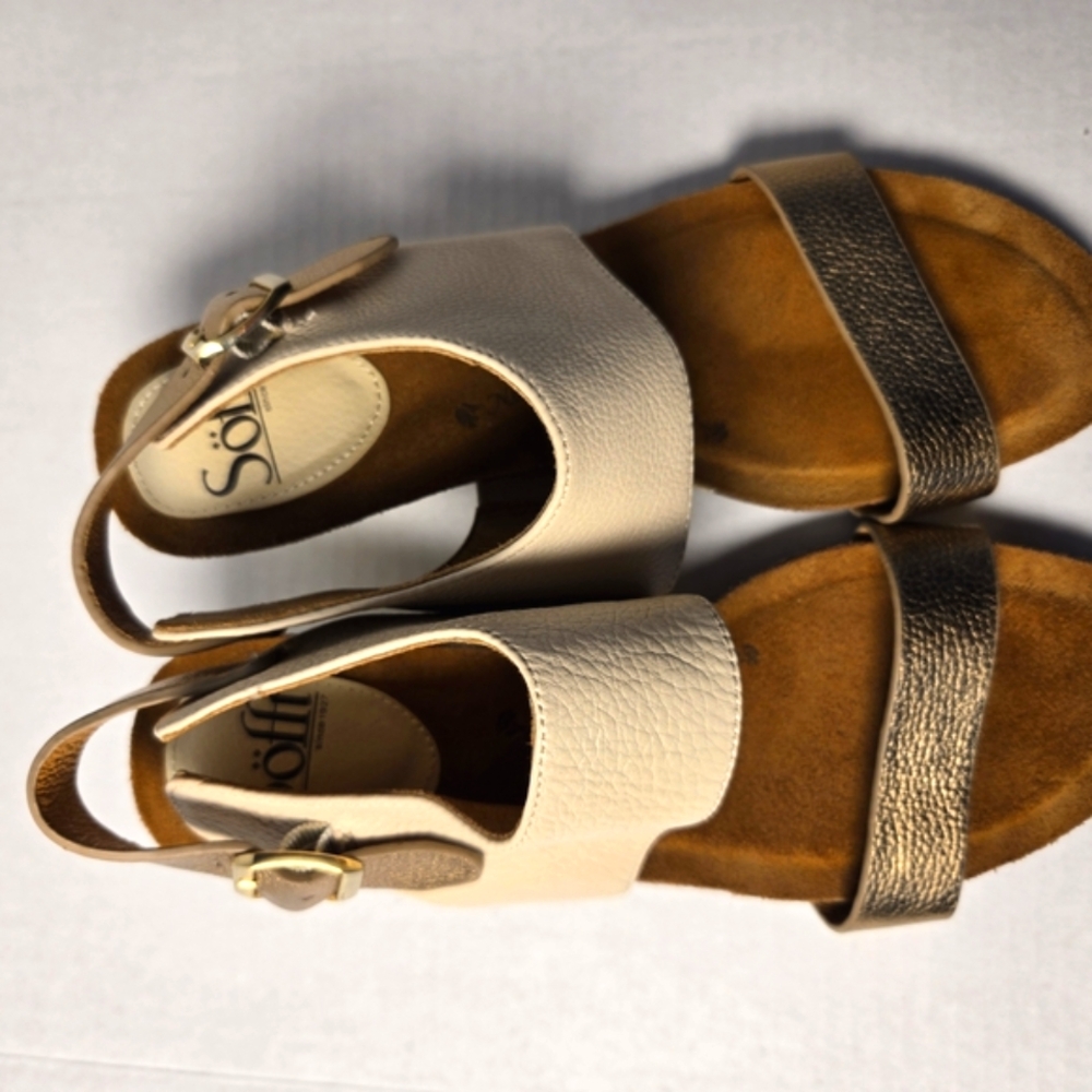 Sofft Women's Cream and Gold Sandals Sz 8M